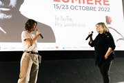 <span style='display:inline-block; background-color:#DF071E; width: 100%;padding:5px;'>Irène Jacob et Isabelle Nanty</span>