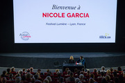 <span style='display:inline-block; background-color:#DF071E; width: 100%;padding:5px;'>MASTER CLASS - Rencontre avec Nicole Garcia</span> 